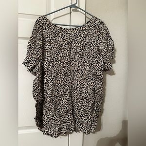 Short sleeve leopard shirt with buttons up spine Ava & viv 3x